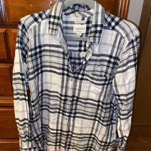 American Eagle Black and white flannel